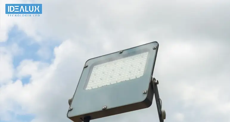 Idealux - Qual a Melhor Marca de Refletor de LED Veja o que Levar em Conta na Escolha - 772x410